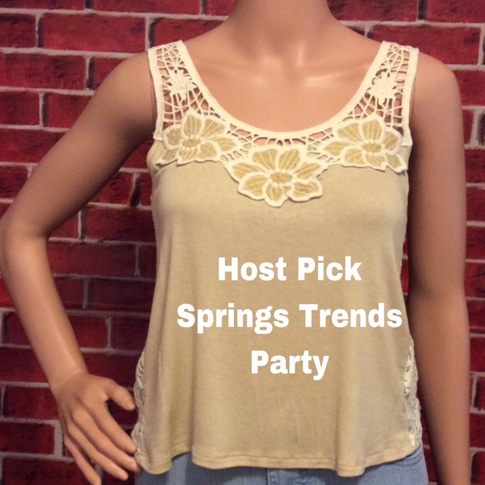 ⭐️Discount Shipping⭐️ HP Relaxed Fit Floral Top
